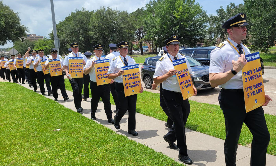 United Airlines Reaches Tentative Contract Deal, Ensuring Pay Raise for Pilots